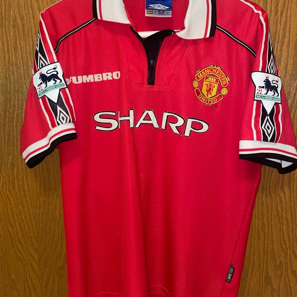 Umbro RARE 1998/1999 Men’s Manchester United Home Soccer Jersey Size Medium